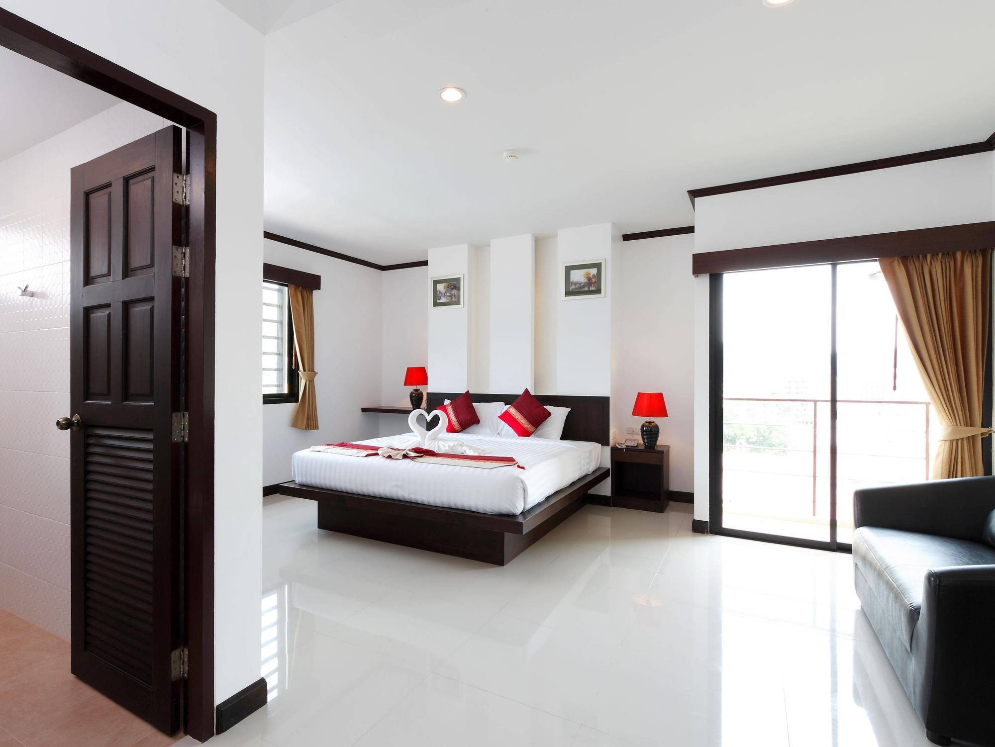 Sri Boutique Hotel Patong Exterior foto