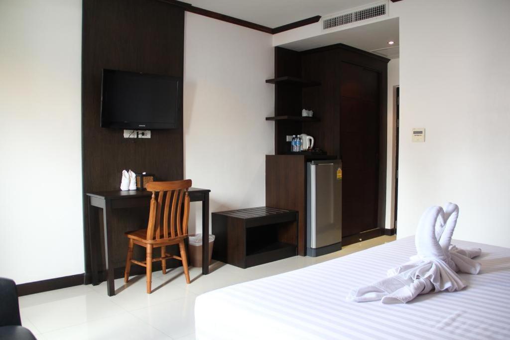 Sri Boutique Hotel Patong Exterior foto