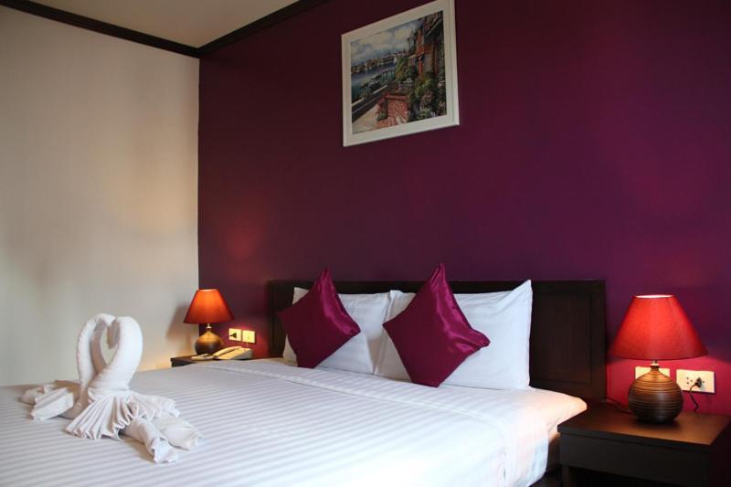 Sri Boutique Hotel Patong Exterior foto