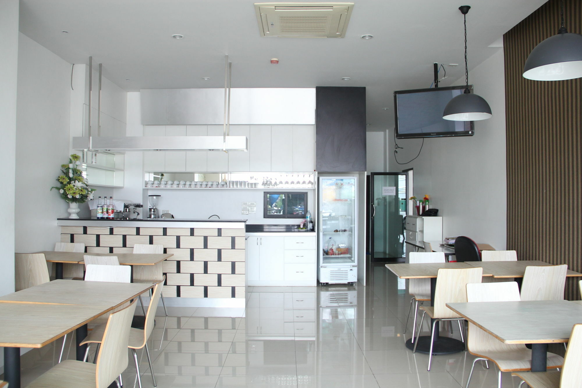 Sri Boutique Hotel Patong Exterior foto