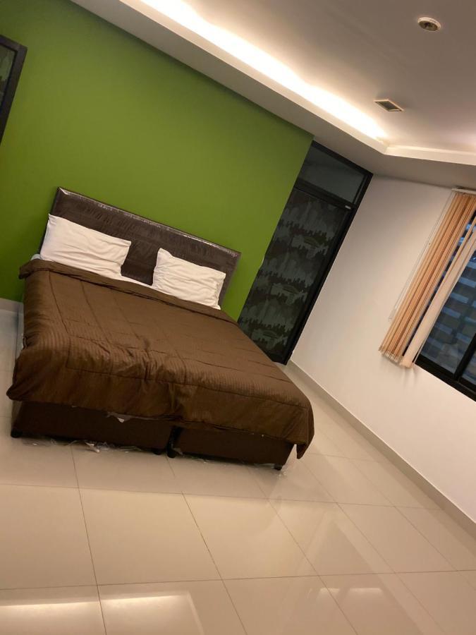 Sri Boutique Hotel Patong Exterior foto